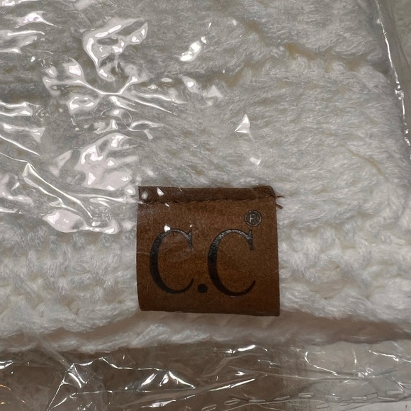 C.C fuzzy lining white headband - Picture 4 of 4